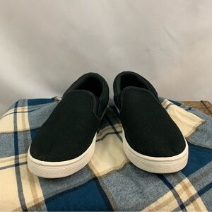 FabKids Black Canvas Slip On Flat Round Toe Rubber Sole Little Kid Size 2 BOY